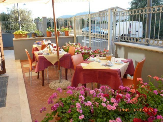 プーラ Sogno Di Mare Bed & Breakfast エクステリア 写真